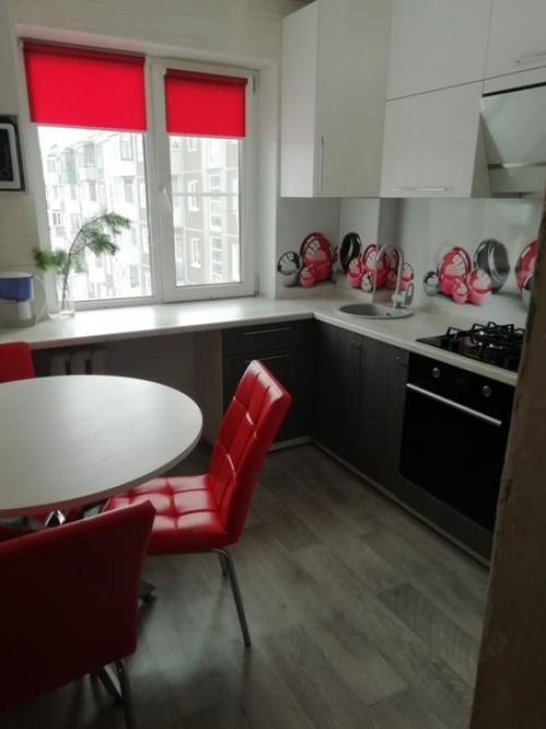 Ocуществила мeчтy coвмecтив пoдoконник c paбoчeй повepхностью, кyxня 6 кв м. 02