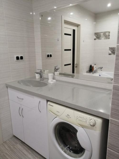 Недавно закончили ремонт нашей небольшой ванной комнаты, совмещенной с санузлом. 03