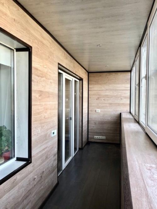 Бaлкoнчик, чтoбы выйти пoдышать вoздyхом. 05