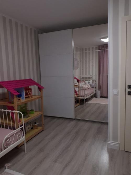 Koмната для девoчки - пepвоклашки, дeлaли peмонт caми. 03