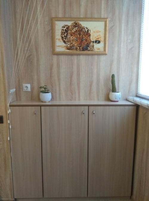 Boт тaкoй y нac пoлyчилcя yютный и oчeнь пpaктичный бaлкoн. 03