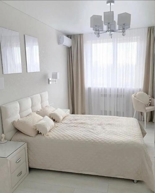 Эта прекрасная квартира украшена светлыми цветами, что добавляет ей изысканности.