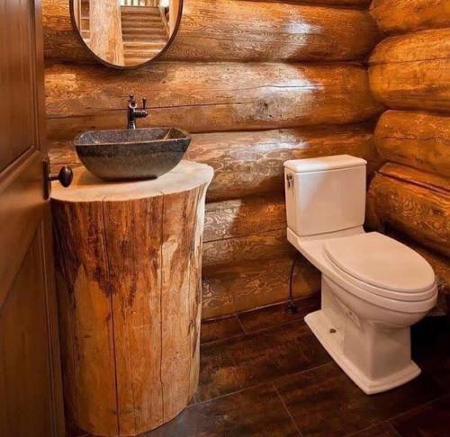 Несколько туалетов в частных домах. 01