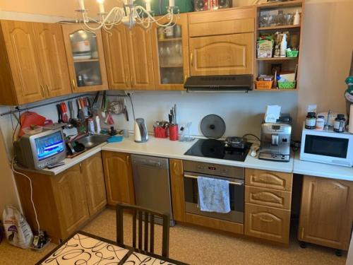 Кухня у нас была в принципе не плохой, но уже немного под устаревшей.