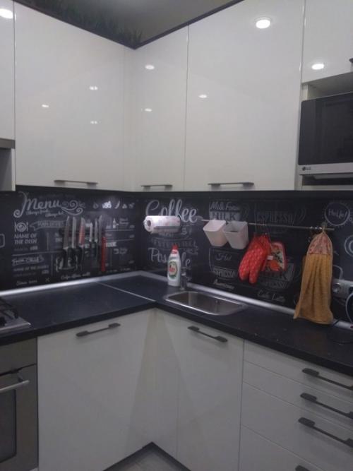 Делюсь фотками своей кухни, ремонту уже полтора года.