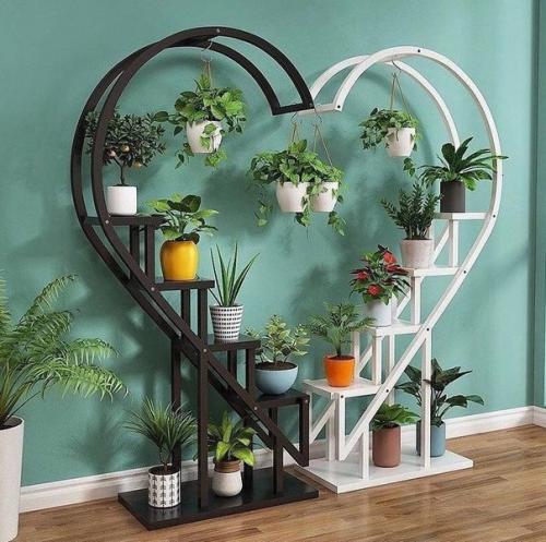 Для того, чтобы домашние цветы выглядели прекрасно, нужно подобрать подставки, соответствующие их красоте. 01