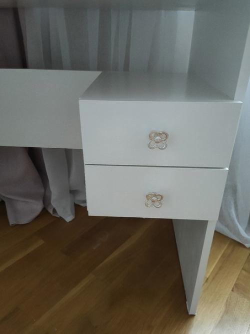 Со временем он потерял свою первоначальную красоту и стал выглядеть уставшим и устаревшим. 05