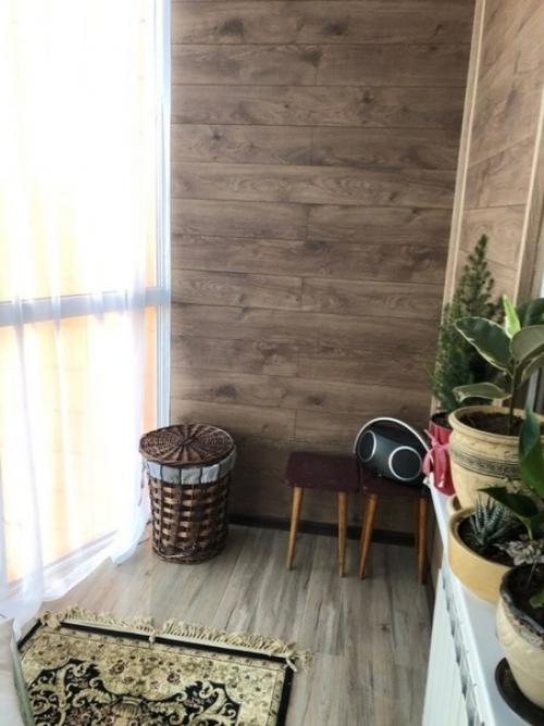 Вот такую небольшую, но весьма уютную лоджию мы сделали у себя в новостройке. 03