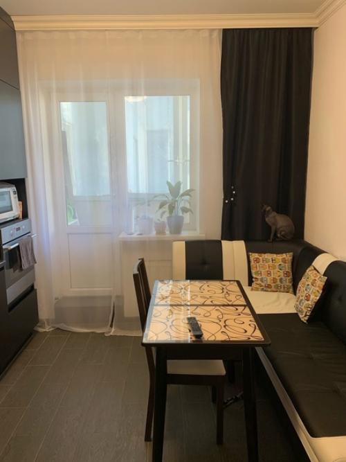 Кухня у нас была в принципе не плохой, но уже немного под устаревшей. 03