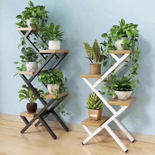 Для того, чтобы домашние цветы выглядели прекрасно, нужно подобрать подставки, соответствующие их красоте. 03