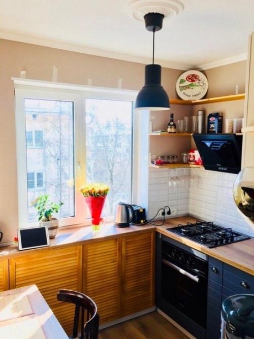 Эта кухня сделана на половину своими руками, включая мебель. 
