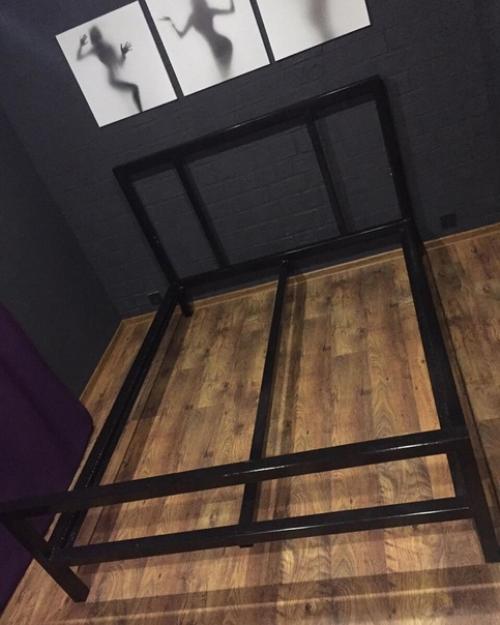 Каждый из нас мечтает о том, чтобы создать уникальную обстановку в своей спальне. 01