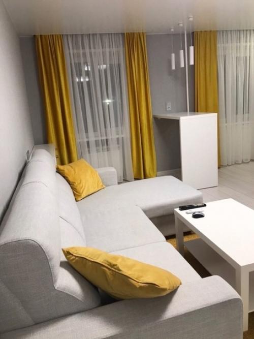 Часто мы наблюдаем, что люди разбавляют однотонный интерьер различными оттенками. 02