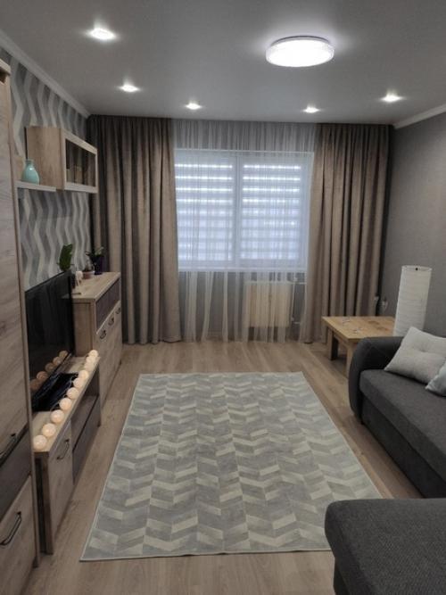 Мы создали такую обстановку в нашей однокомнатной квартире, которая идеально сочетается с нашим вкусом и выглядит гармонично. 01