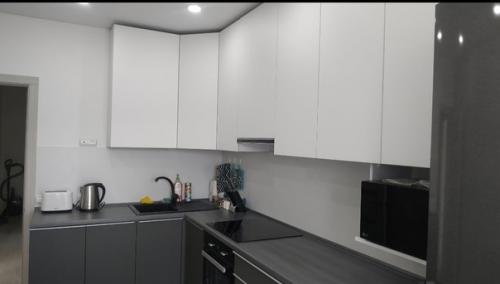 Я рассказываю о том, как мы оформили нашу квартиру, возможно кому-то это будет полезным в качестве наглядного руководства. 05