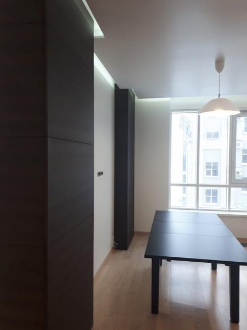 Ура, буквально вчера мастера закончили с ремонтом нашего семейного гнездышка. 01