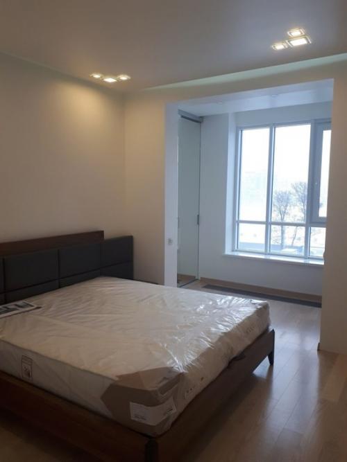 Ура, буквально вчера мастера закончили с ремонтом нашего семейного гнездышка. 05