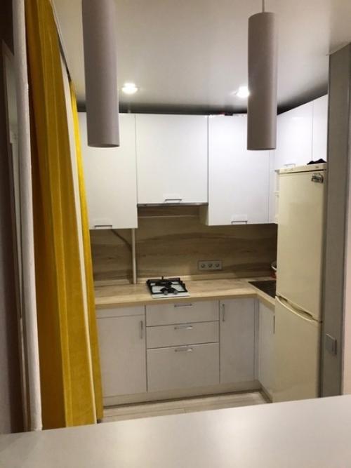 Часто мы наблюдаем, что люди разбавляют однотонный интерьер различными оттенками. 09