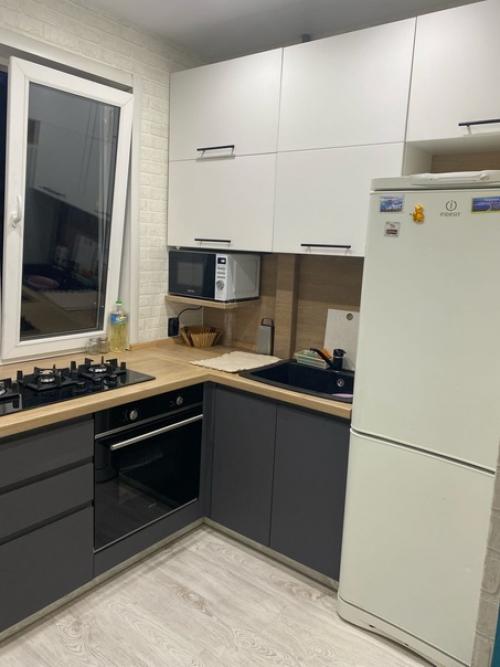 Вот такое решение мы подобрали для кухни площадью 5 кв. 02