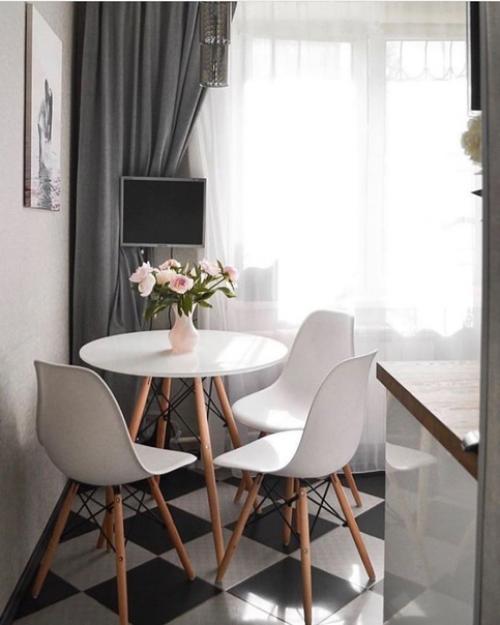 Наша кухня была уже морально устаревшей, что приняли решение делать капитальный ремонт. 04