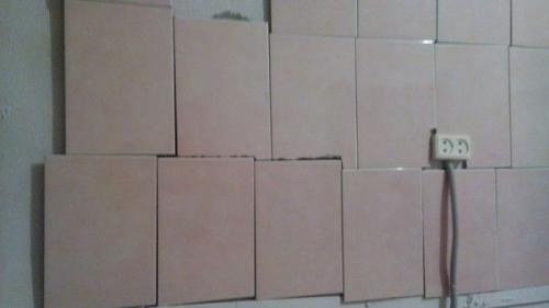 Тот самый момент, когда без опыта и знаний решил самостоятельно положить плитку у себя в квартире. 04