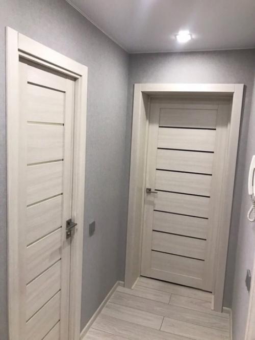 Часто мы наблюдаем, что люди разбавляют однотонный интерьер различными оттенками. 08