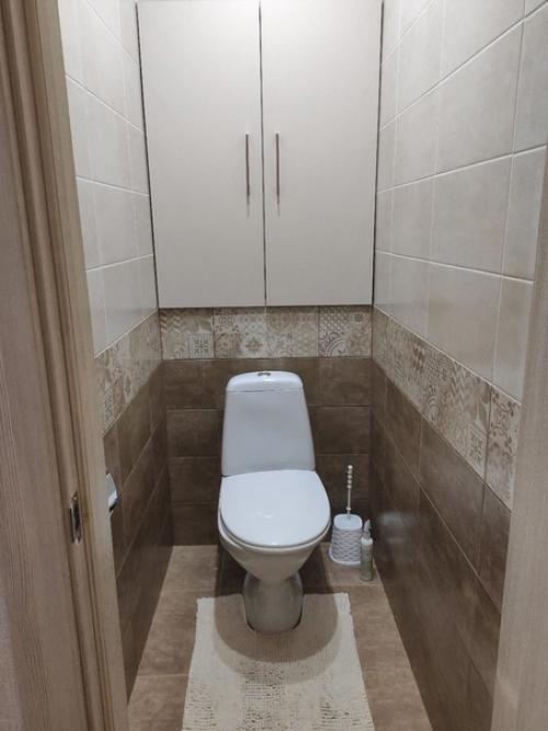 Мы создали такую обстановку в нашей однокомнатной квартире, которая идеально сочетается с нашим вкусом и выглядит гармонично. 06