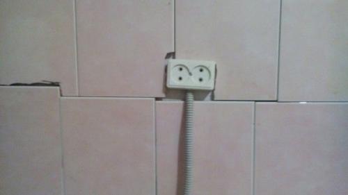 Тот самый момент, когда без опыта и знаний решил самостоятельно положить плитку у себя в квартире. 02