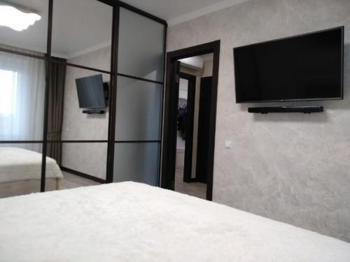 Ничего сверхъестественного не мудрили, сделали ремонт по стандарту. 07