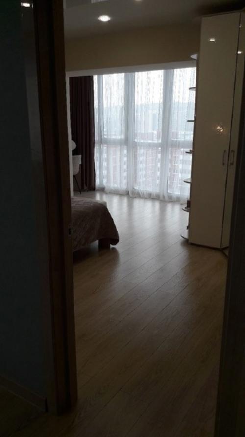 Вот такую спальную комнату муж нам собственноручно сделал. 02