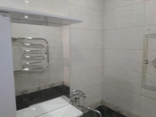 Дизайн нашей ванной комнаты, несколько видов плитки, все на свой вкус выбиралось. 07