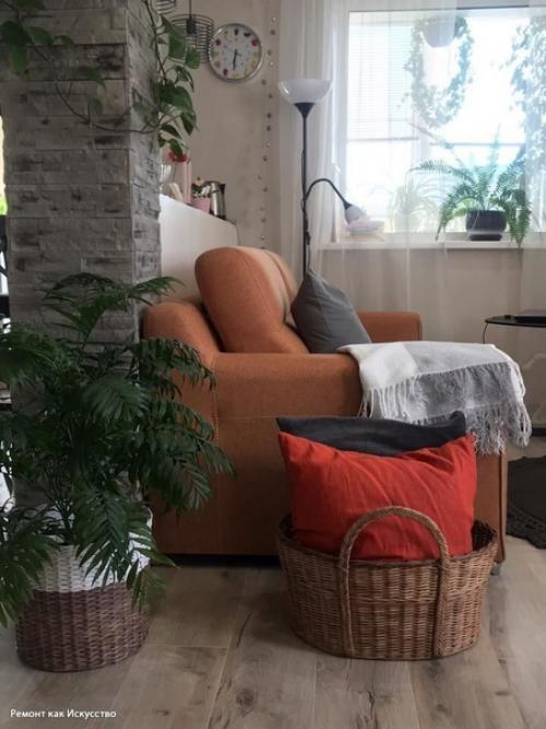 Объединили кухню и комнату, сделали из квартиры нечто подобное студии. 03