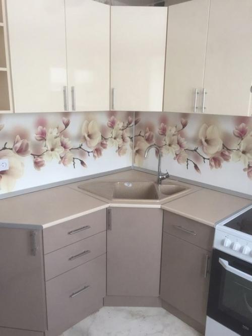 Это моя новенькая кухонька, которую сделали нам на заказ. 04