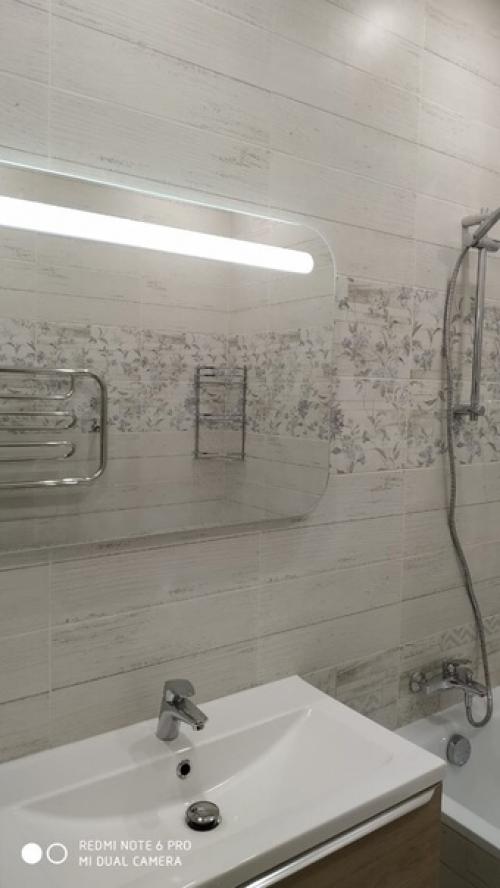 Вот такой ремонт нам сделали ванной и туалета. 01