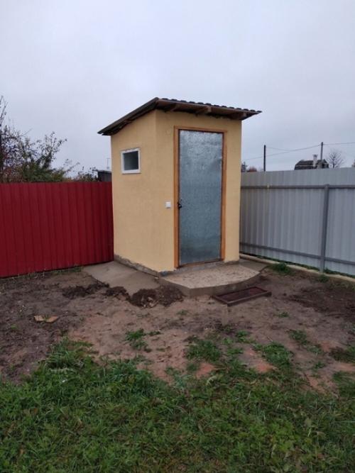 Я превратил свой примитивный дворовый туалет в стильное и современное место, которое теперь не уступает тем, что находятся в квартирах.