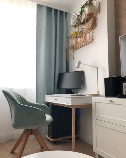 Это комната в моей небольшой квартирке. 03