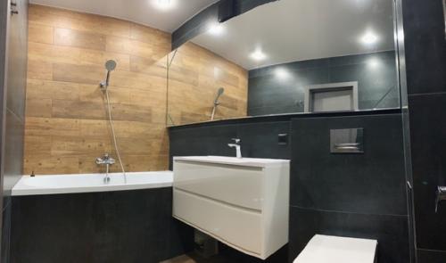 Позвольте мне рассказать о нашем ремонте в этой 70-метровой квартире, который был выполнен без профессионального дизайнера. 04