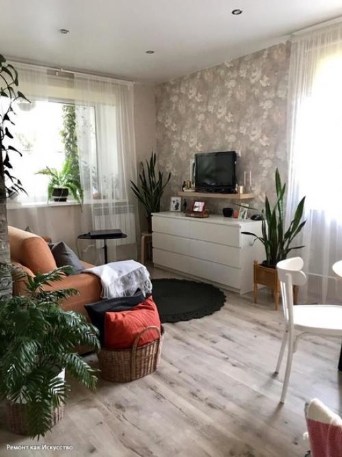 Объединили кухню и комнату, сделали из квартиры нечто подобное студии.