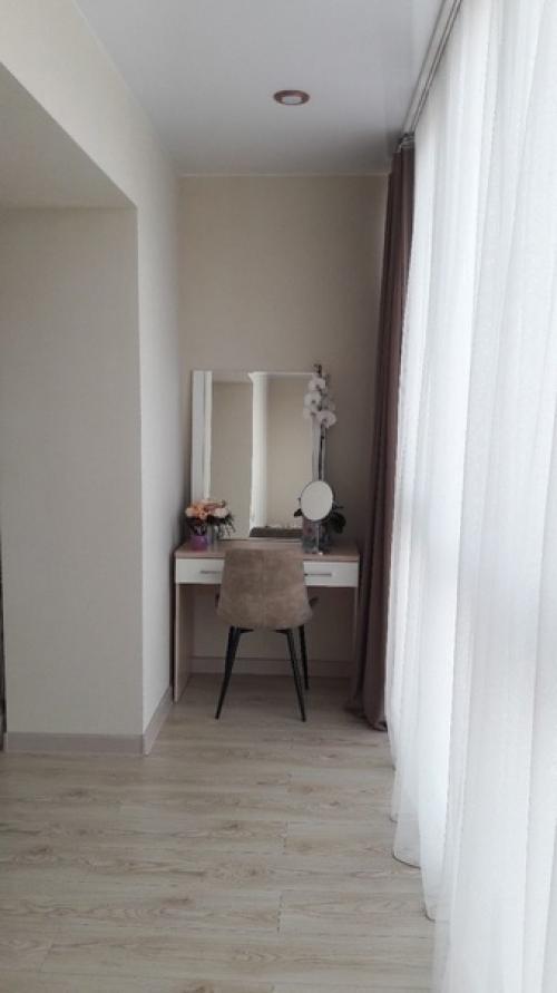 Вот такую спальную комнату муж нам собственноручно сделал. 04