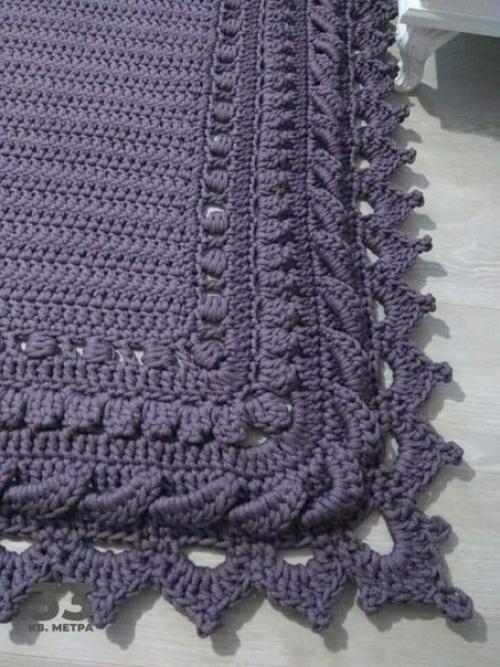 Бабуля нам несколько ковриков в квартиру навязала. 02