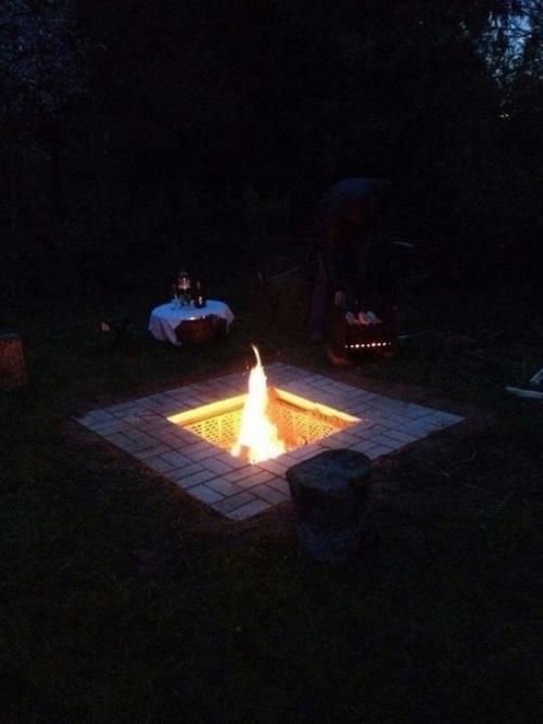 На дачном участке сделали вот такую незамысловатую зону для вечерних посиделок. 07