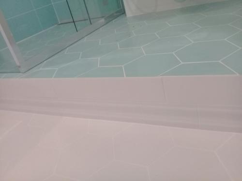 На ваше обозрение свой санузел демонстрирую. 09