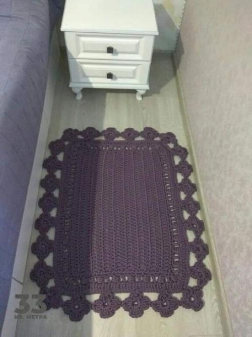 Бабуля нам несколько ковриков в квартиру навязала. 04