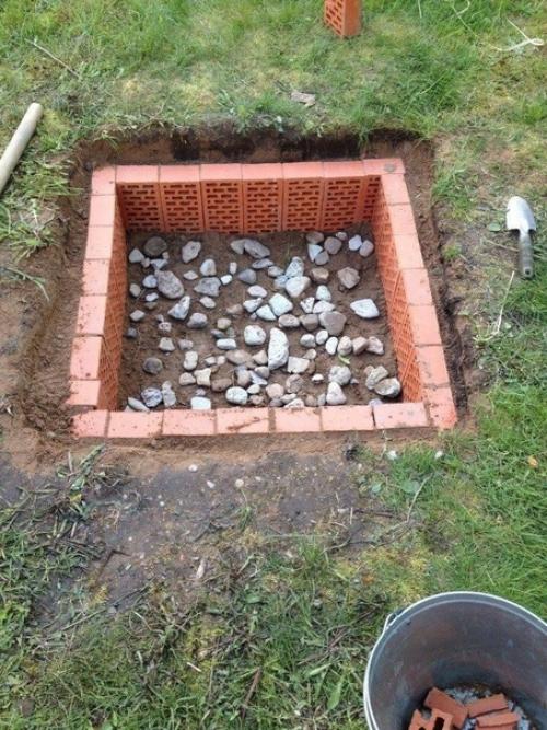 На дачном участке сделали вот такую незамысловатую зону для вечерних посиделок. 02