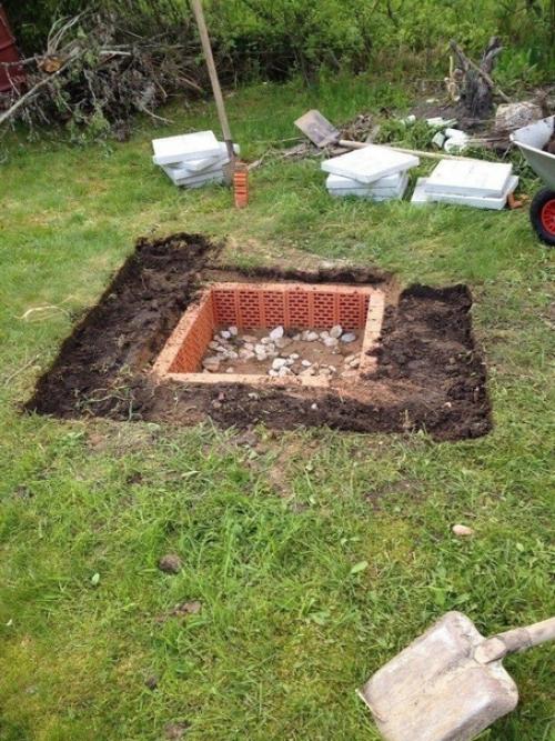 На дачном участке сделали вот такую незамысловатую зону для вечерних посиделок. 03