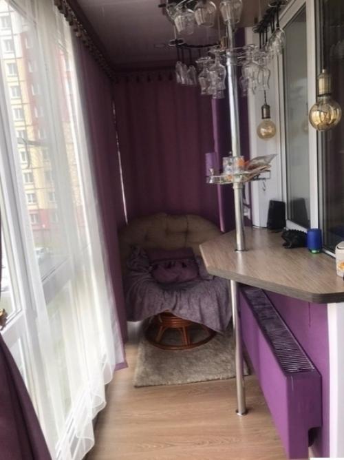 Когда то мы как и большинство людей использовали лоджию как склад ненужных вещей, пока не решили сделать из нее зону отдыха. 01