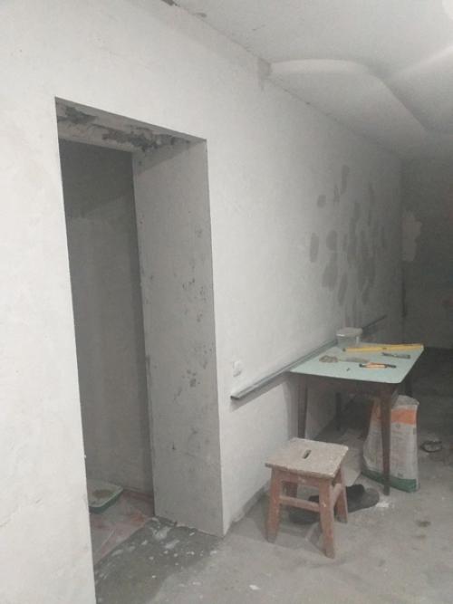 Пришлось делать ремонт собственными ручками, намаялся я конечно с ни будь здоров, но что поделать, свое же жилье. 03