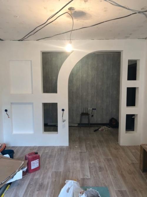 Разделил комнату на две части при помощи такой вот перегородки. 02