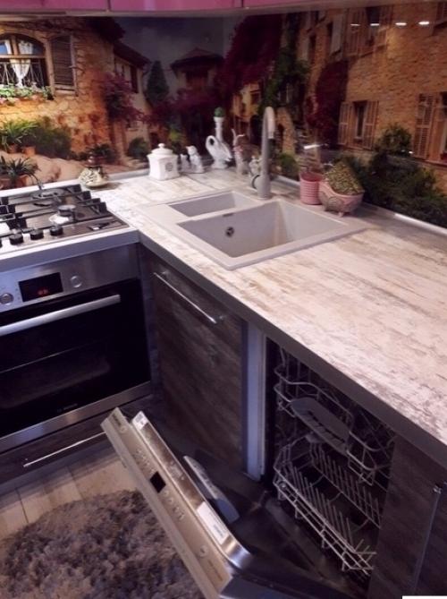 Свою кухню я решила наполнить яркими деталями. 08