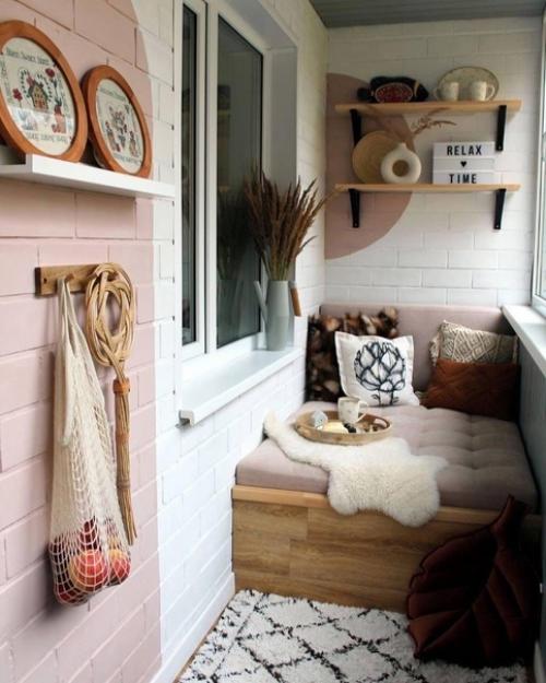 Один из самых главных атрибутов в квартире это декор, именно он создает основной уют в ней. 04